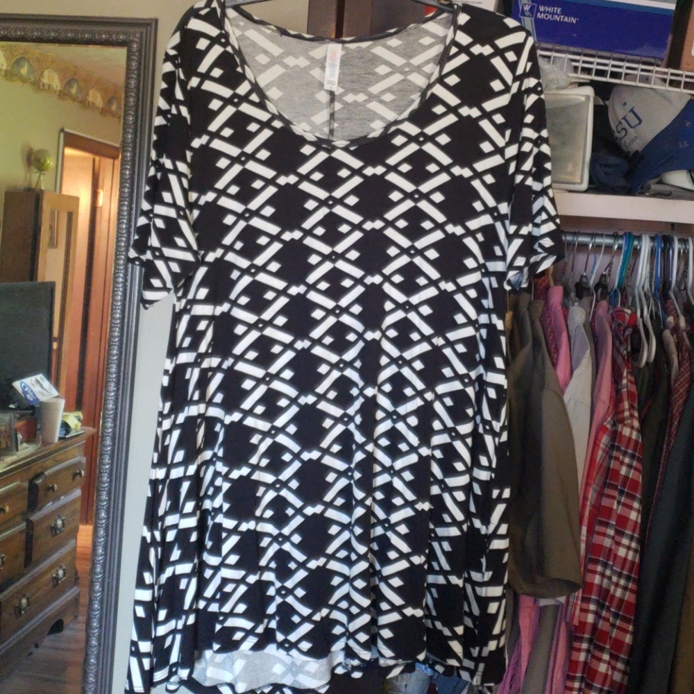 Lularoe top
